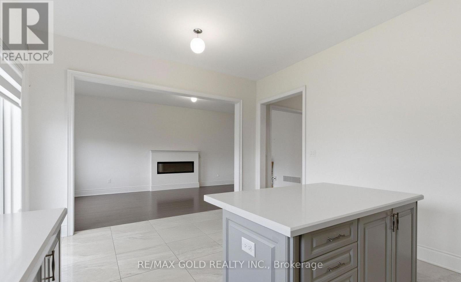 32 Dotchson Avenue, Caledon, Ontario  L7C 4G6 - Photo 7 - W13151700
