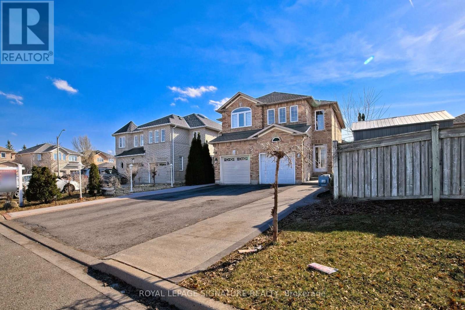1066 Foxglove Place, Mississauga, Ontario  L5V 2N5 - Photo 10 - W13151776