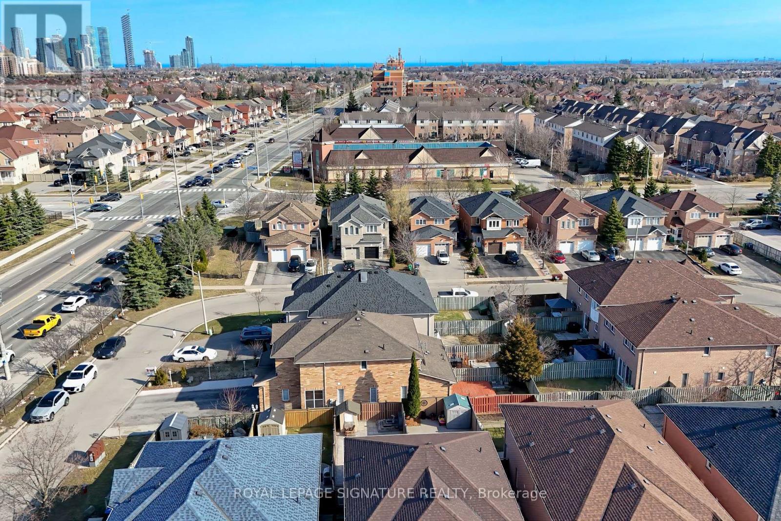 1066 Foxglove Place, Mississauga, Ontario  L5V 2N5 - Photo 7 - W13151776