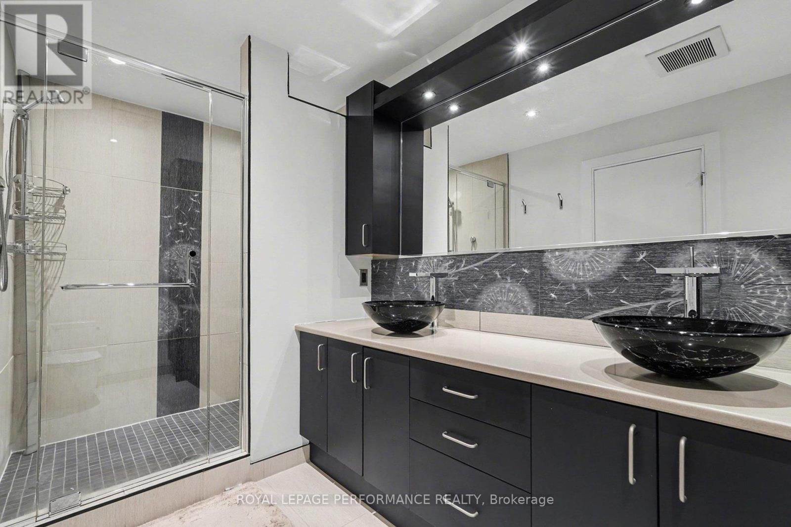 805 Kingsmere Avenue, Ottawa, Ontario  K2A 3J8 - Photo 17 - X12920672