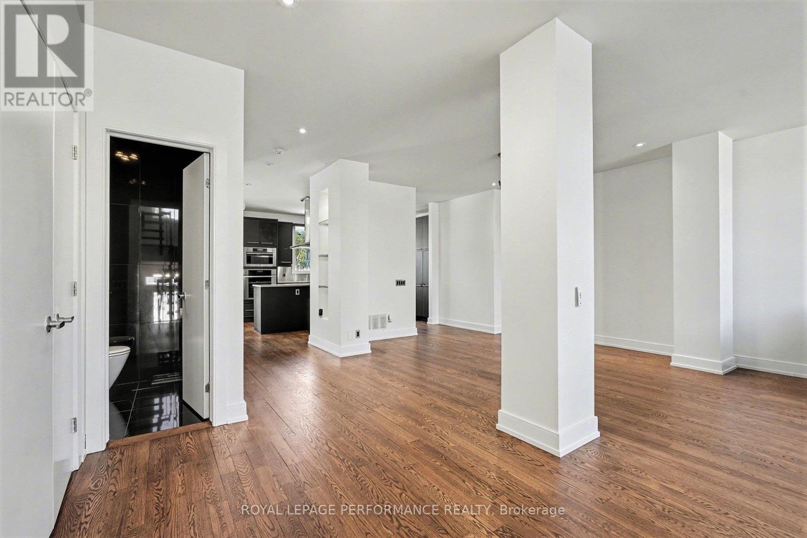 805 Kingsmere Avenue, Ottawa, Ontario  K2A 3J8 - Photo 4 - X12920672