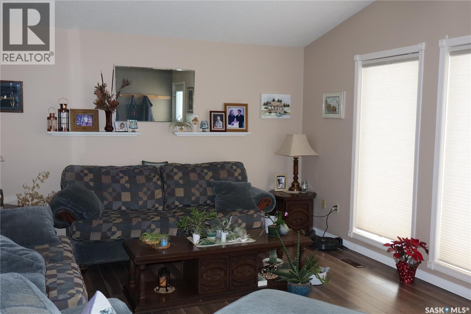 604 5th Avenue W, Assiniboia, Saskatchewan  S0H 0B0 - Photo 7 - SK027503