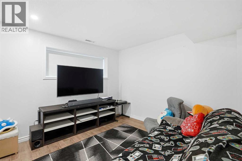 108 Doverglen Crescent SE, Calgary, Alberta  T2B 2P6 - Photo 12 - A2311559