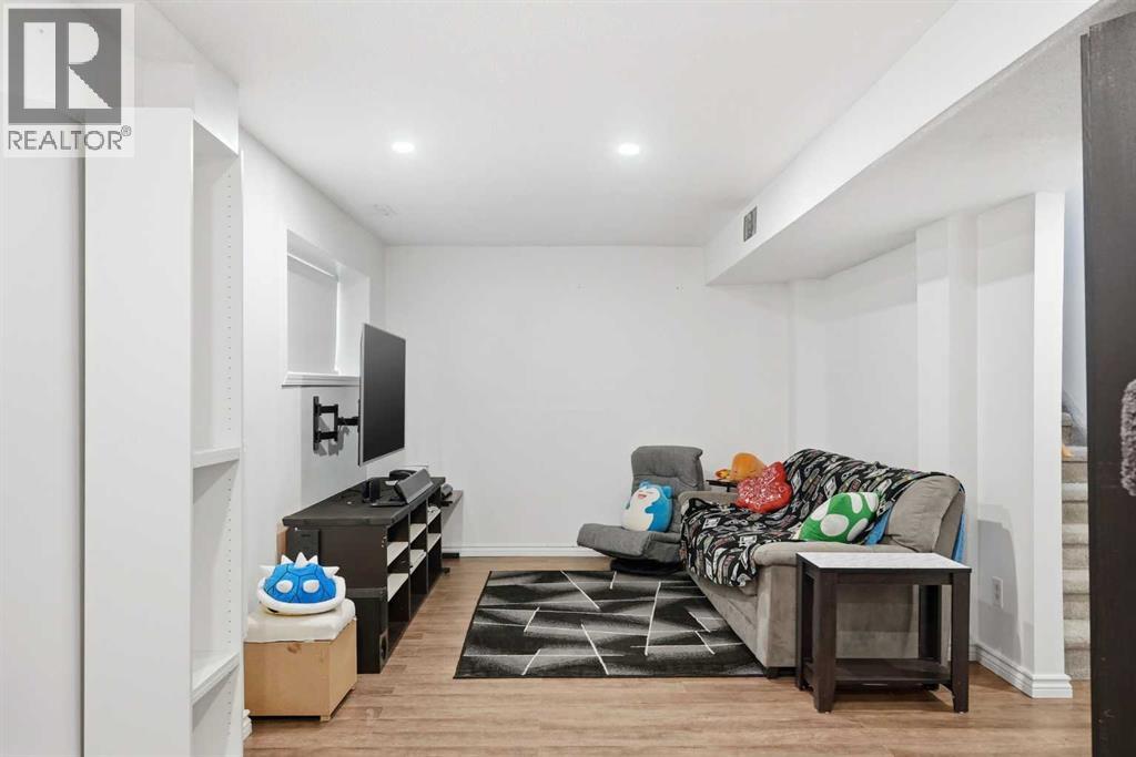 108 Doverglen Crescent SE, Calgary, Alberta  T2B 2P6 - Photo 11 - A2311559