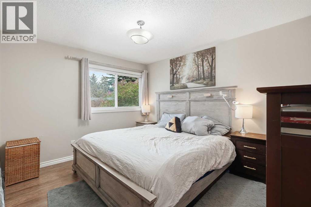 108 Doverglen Crescent SE, Calgary, Alberta  T2B 2P6 - Photo 8 - A2311559