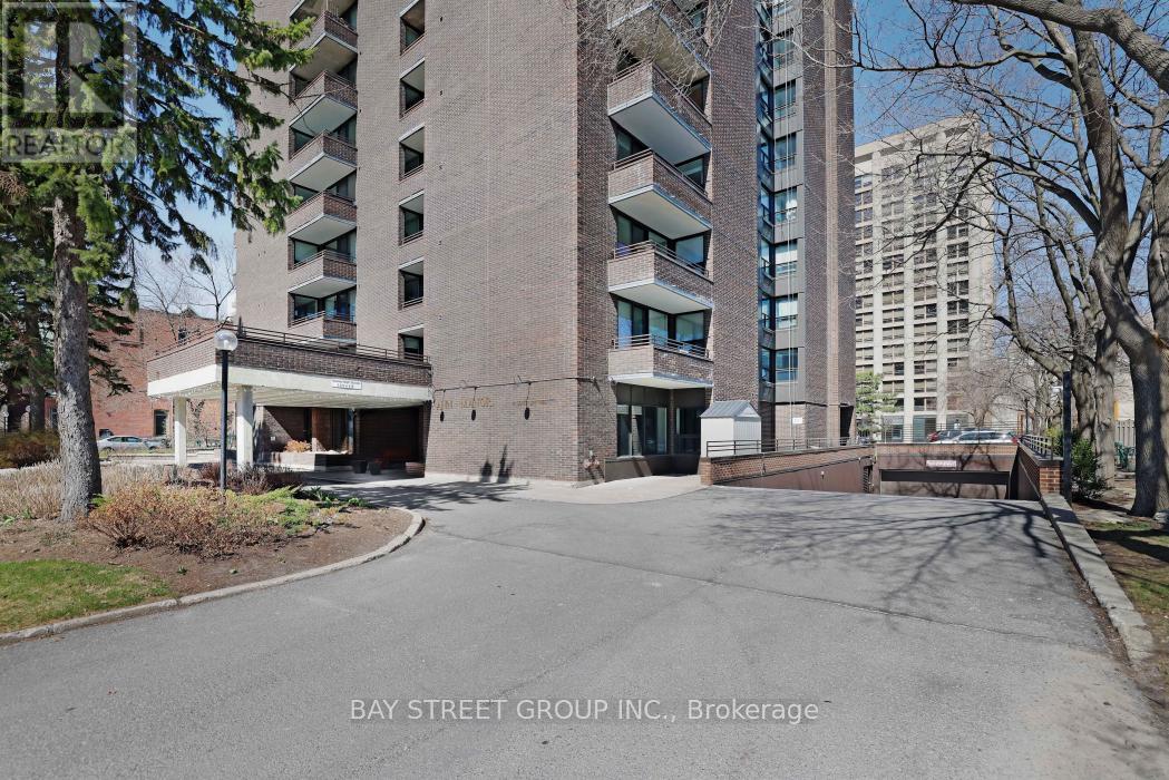 1602 - 71 Somerset Street W, Ottawa, Ontario  K2P 2G2 - Photo 2 - X13151746