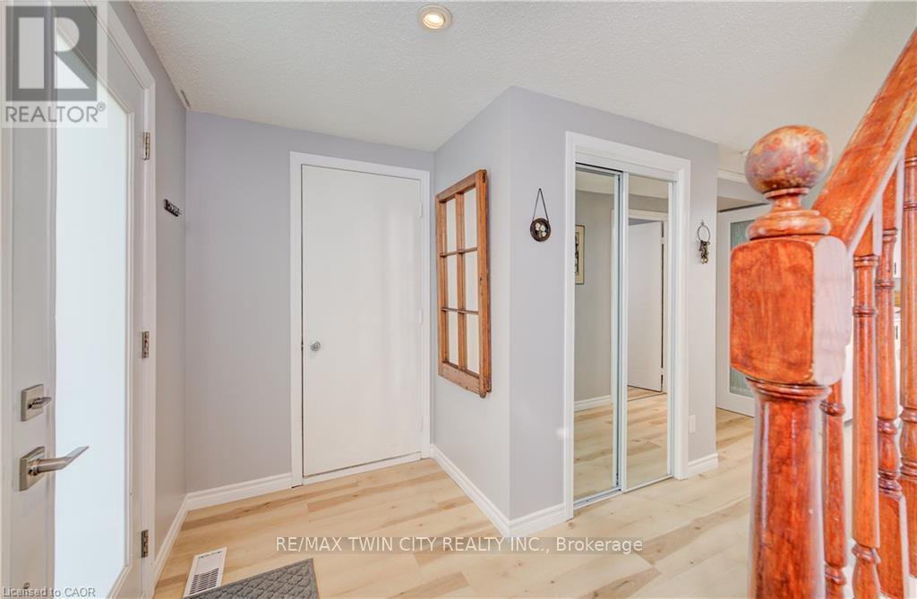 35 Camrose Court, Kitchener, Ontario  N2M 5J3 - Photo 8 - X13151798