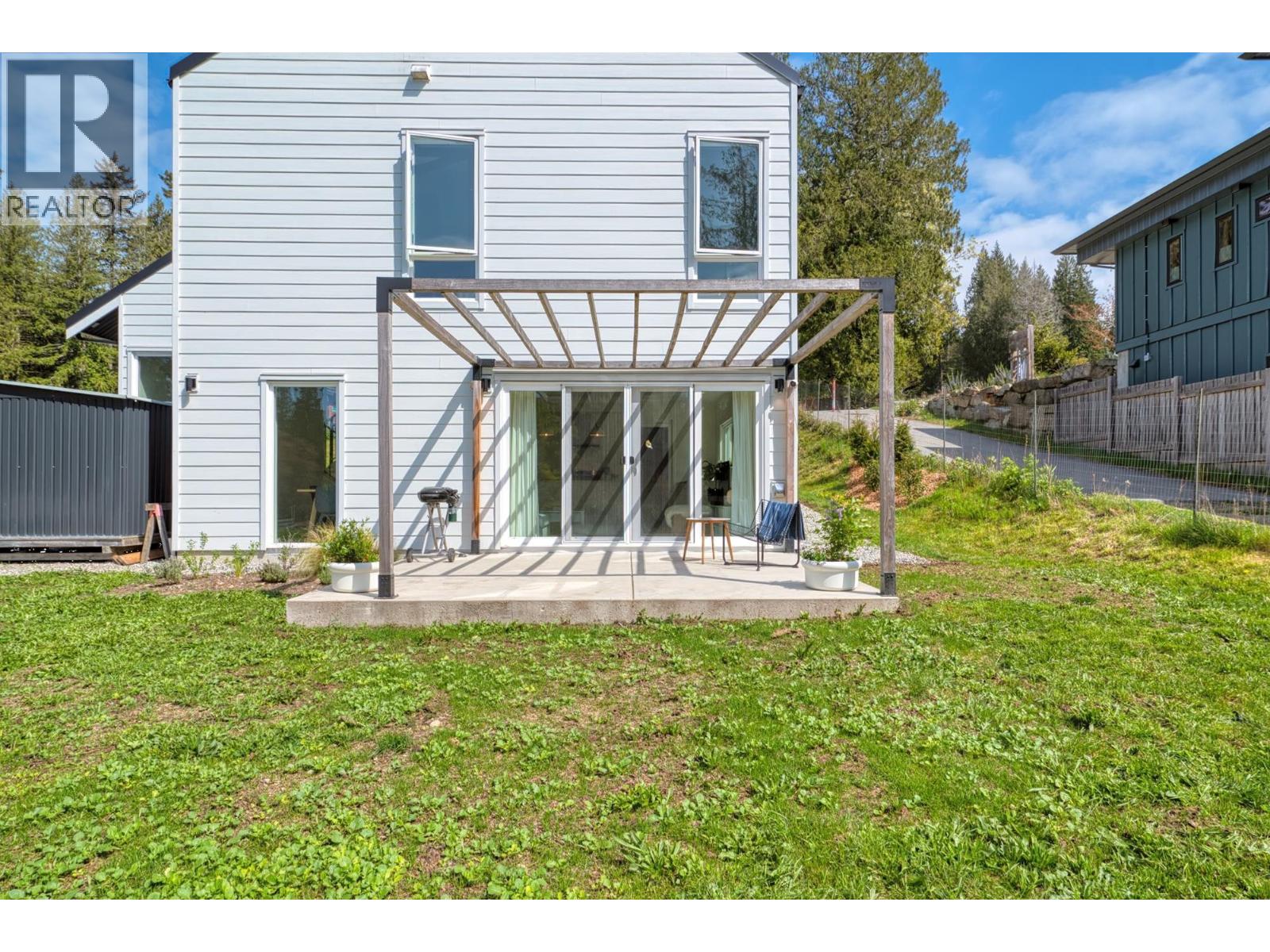 3477 Spruce Road, Roberts Creek, British Columbia  V0N 2W2 - Photo 30 - R3124291