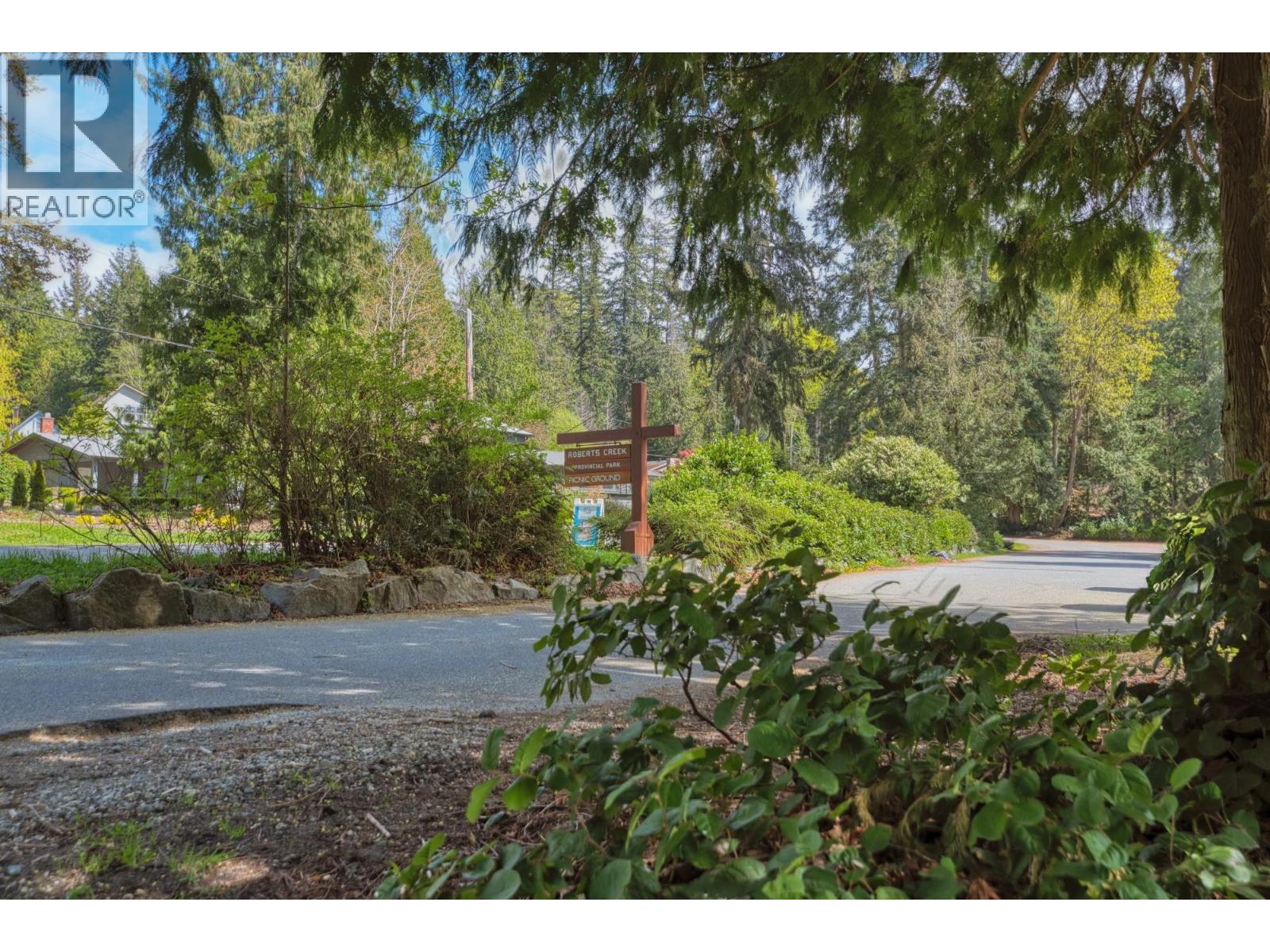 3477 Spruce Road, Roberts Creek, British Columbia  V0N 2W2 - Photo 36 - R3124291
