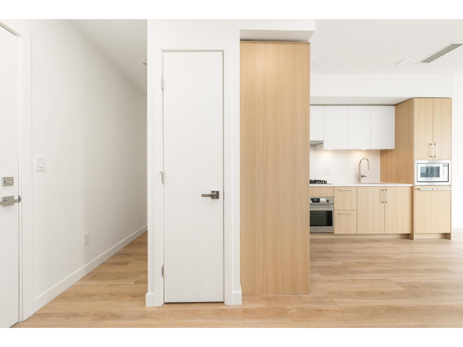 408 9675 King George Boulevard, Surrey, British Columbia  V3T 0T7 - Photo 6 - R3125885
