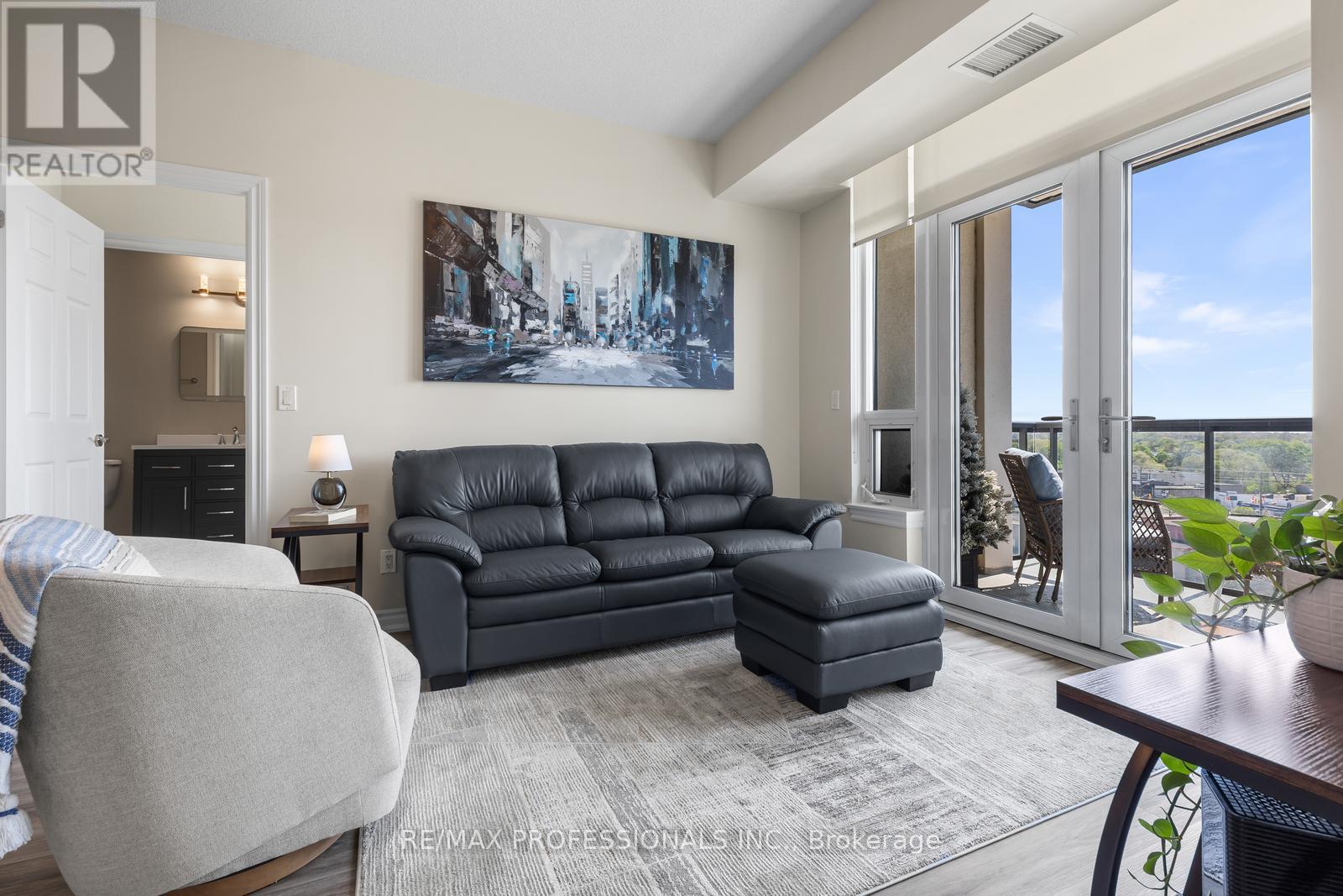 801 - 1135 Royal York Road, Toronto, Ontario  M9A 0C3 - Photo 3 - W13150898