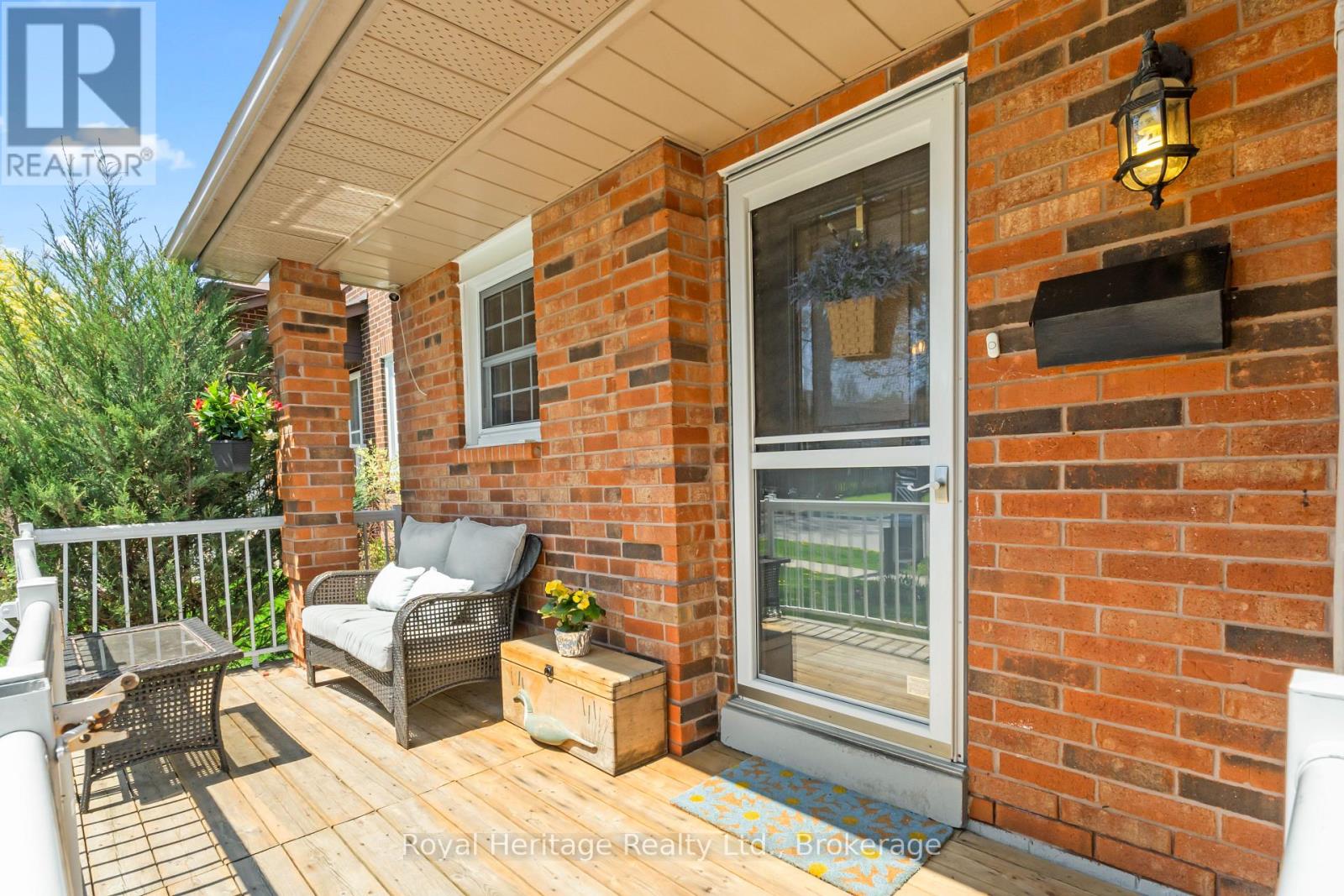 32 Hewitt Crescent, Ajax, Ontario  L1S 7A4 - Photo 2 - E13151932