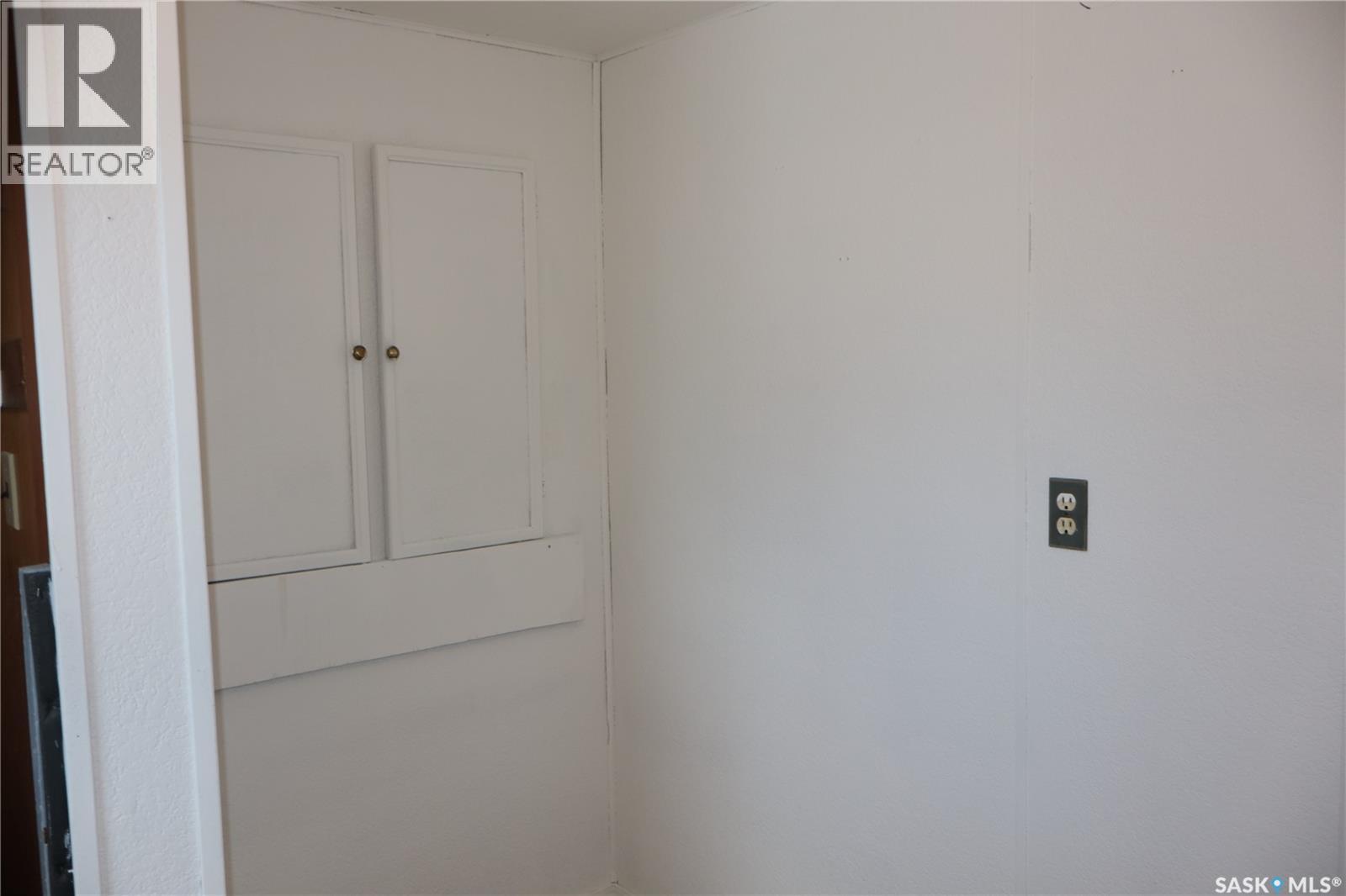 315 7th Avenue E, Assiniboia, Saskatchewan  S0H 0B0 - Photo 16 - SK027320