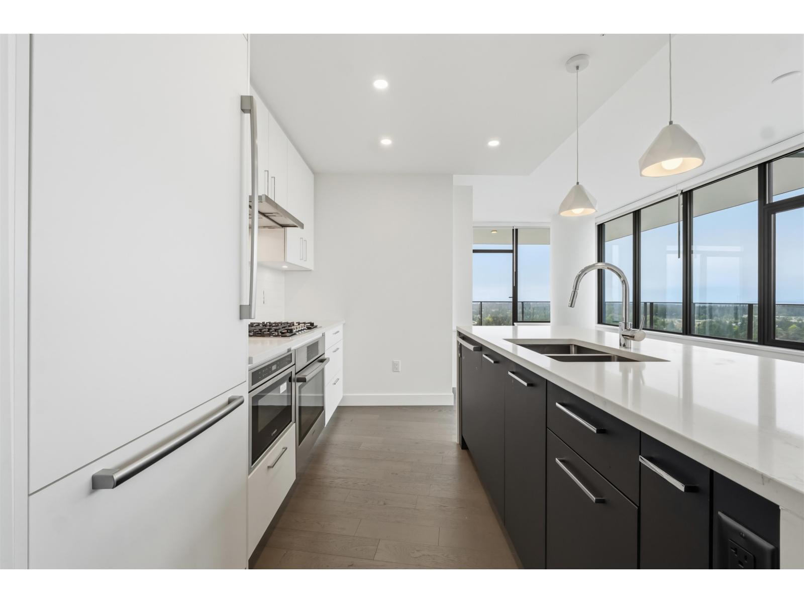 2406 1588 Johnston Road, Surrey, British Columbia  V4B 0C5 - Photo 2 - R3125793