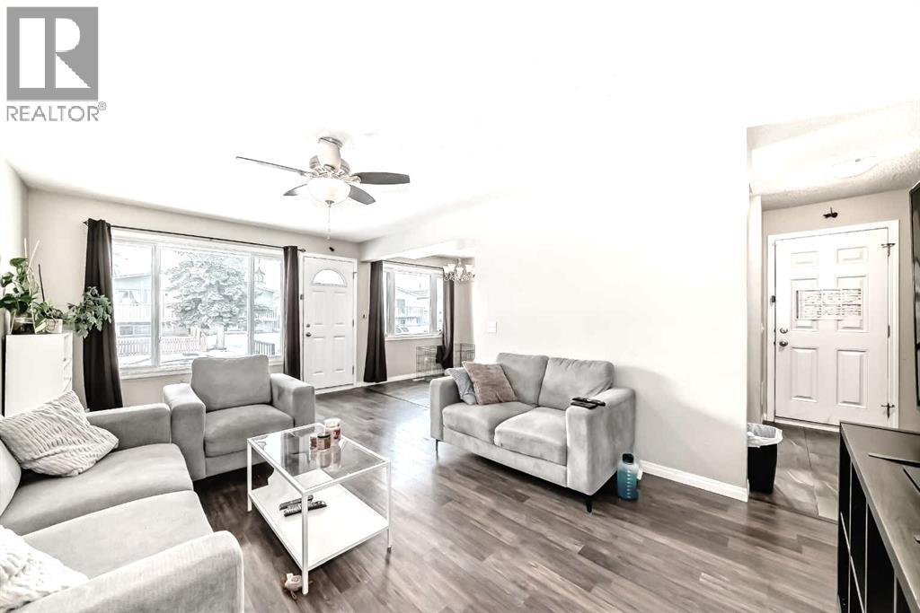 118 Dovertree Place SE, Calgary, Alberta