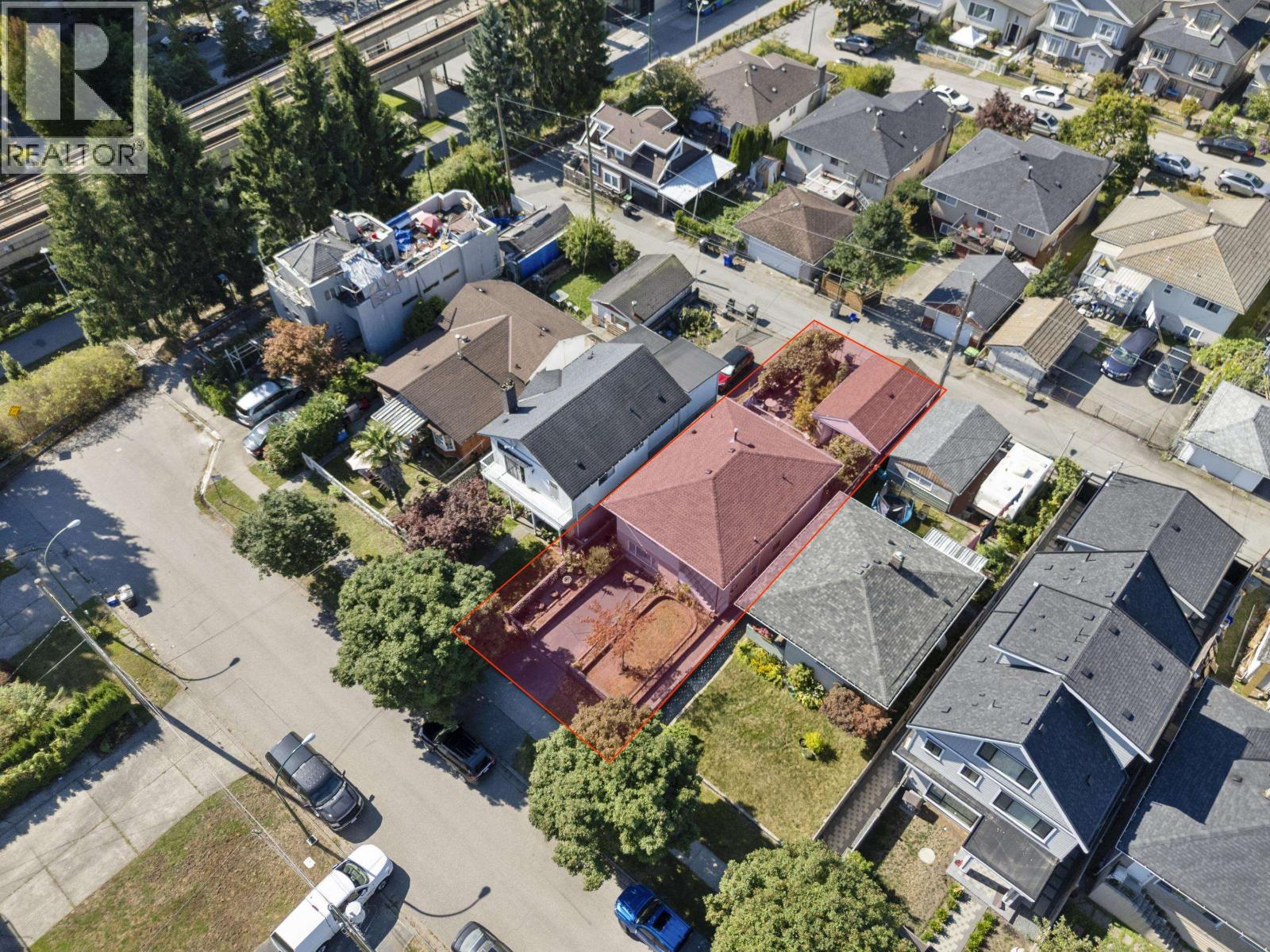 5131 Ann Street, Vancouver, British Columbia  V5R 4J8 - Photo 1 - R3125850