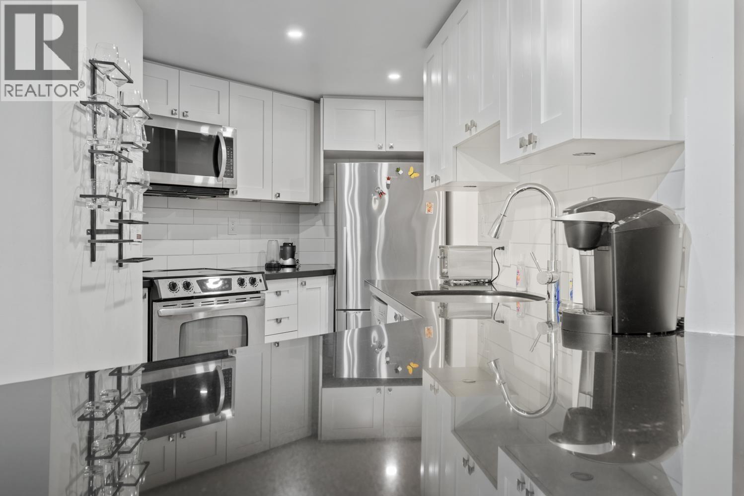 70x 1050 Burrard Street, Vancouver, British Columbia  V6Z 2S3 - Photo 10 - R3125872