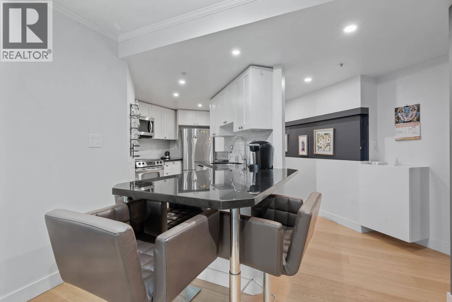 70x 1050 Burrard Street, Vancouver, British Columbia  V6Z 2S3 - Photo 12 - R3125872