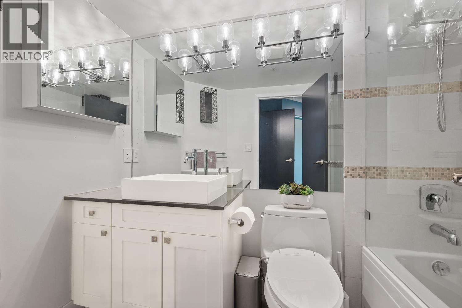 70x 1050 Burrard Street, Vancouver, British Columbia  V6Z 2S3 - Photo 20 - R3125872