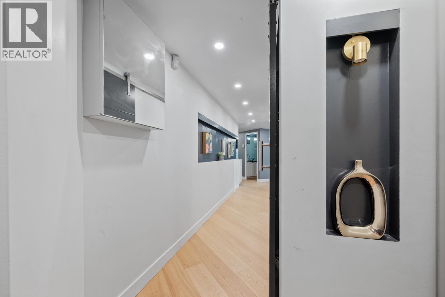 70x 1050 Burrard Street, Vancouver, British Columbia  V6Z 2S3 - Photo 24 - R3125872