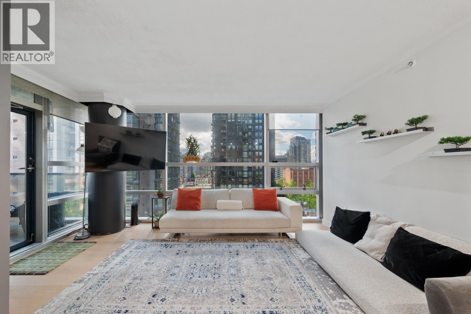 70x 1050 Burrard Street, Vancouver, British Columbia  V6Z 2S3 - Photo 4 - R3125872