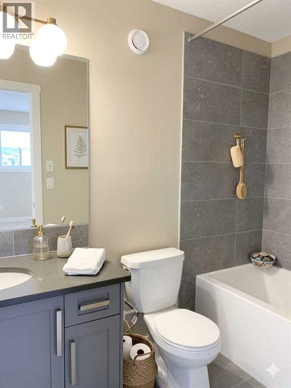 152 Crimson Ridge Place, Calgary, Alberta  T3L 0K4 - Photo 16 - A2299822