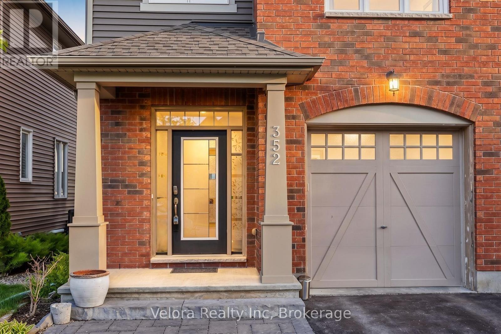 352 Warmstone Drive, Ottawa, Ontario  K2S 0W3 - Photo 2 - X13151874
