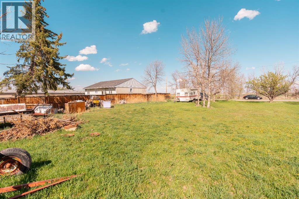 827 2 Street E, Cardston, Alberta  T0K 0K0 - Photo 12 - A2310496