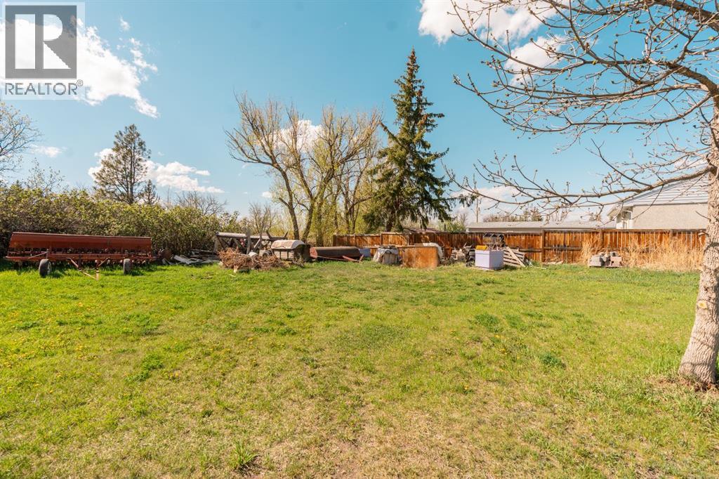 827 2 Street E, Cardston, Alberta  T0K 0K0 - Photo 13 - A2310496