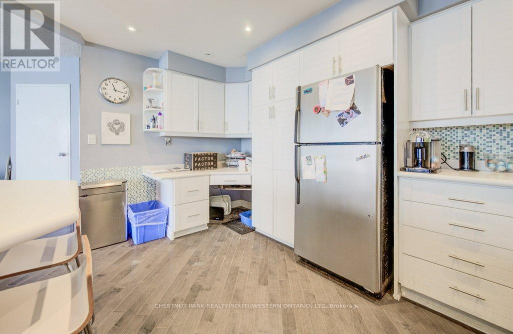 1017 - 33 Harbour Square, Toronto, Ontario M5J 2G2 - Photo 11 - C13151880