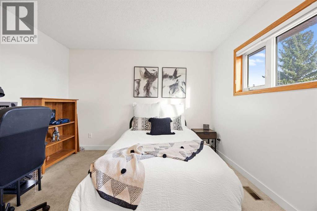 47 Edgeridge Court NW, Calgary, Alberta  T3A 4P1 - Photo 32 - A2303237
