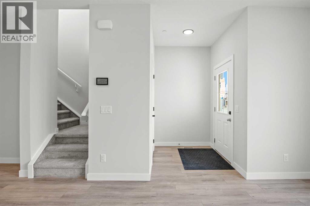 21 Hotchkiss Gardens SE, Calgary, Alberta  T3S 0T7 - Photo 3 - A2310785