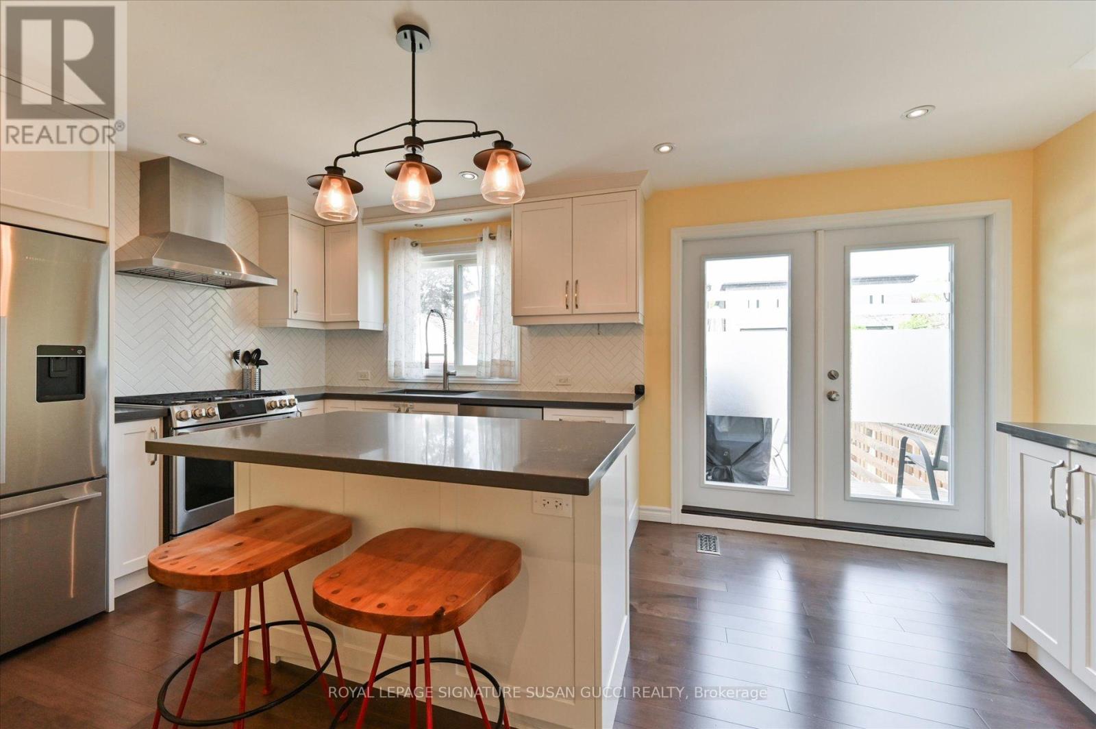 86 Barker Avenue, Toronto, Ontario  M4C 2N6 - Photo 10 - E13151904