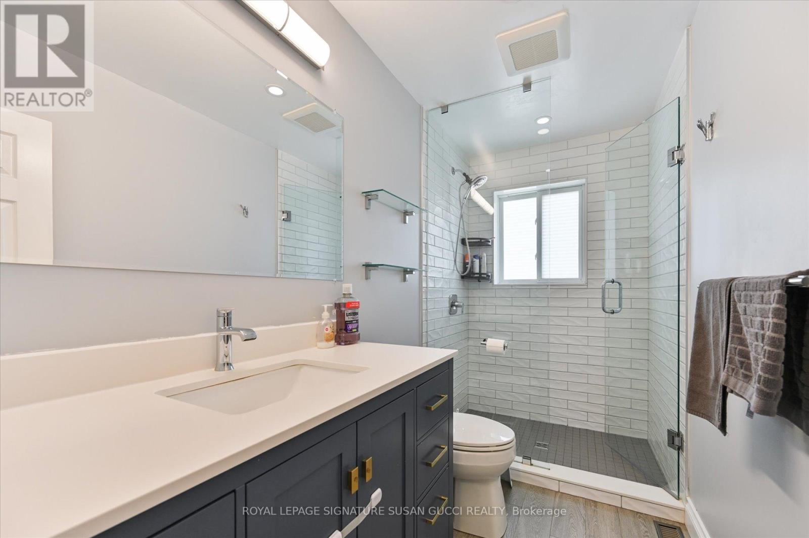 86 Barker Avenue, Toronto, Ontario  M4C 2N6 - Photo 21 - E13151904