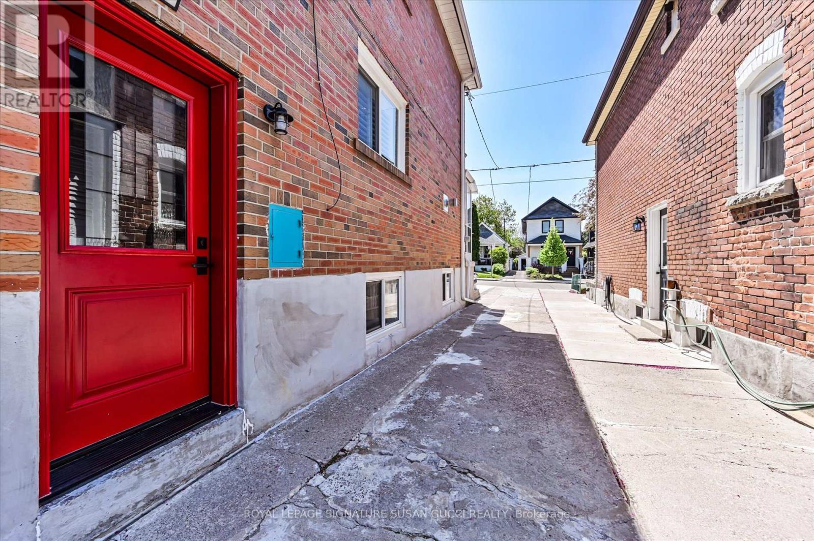 86 Barker Avenue, Toronto, Ontario  M4C 2N6 - Photo 26 - E13151904