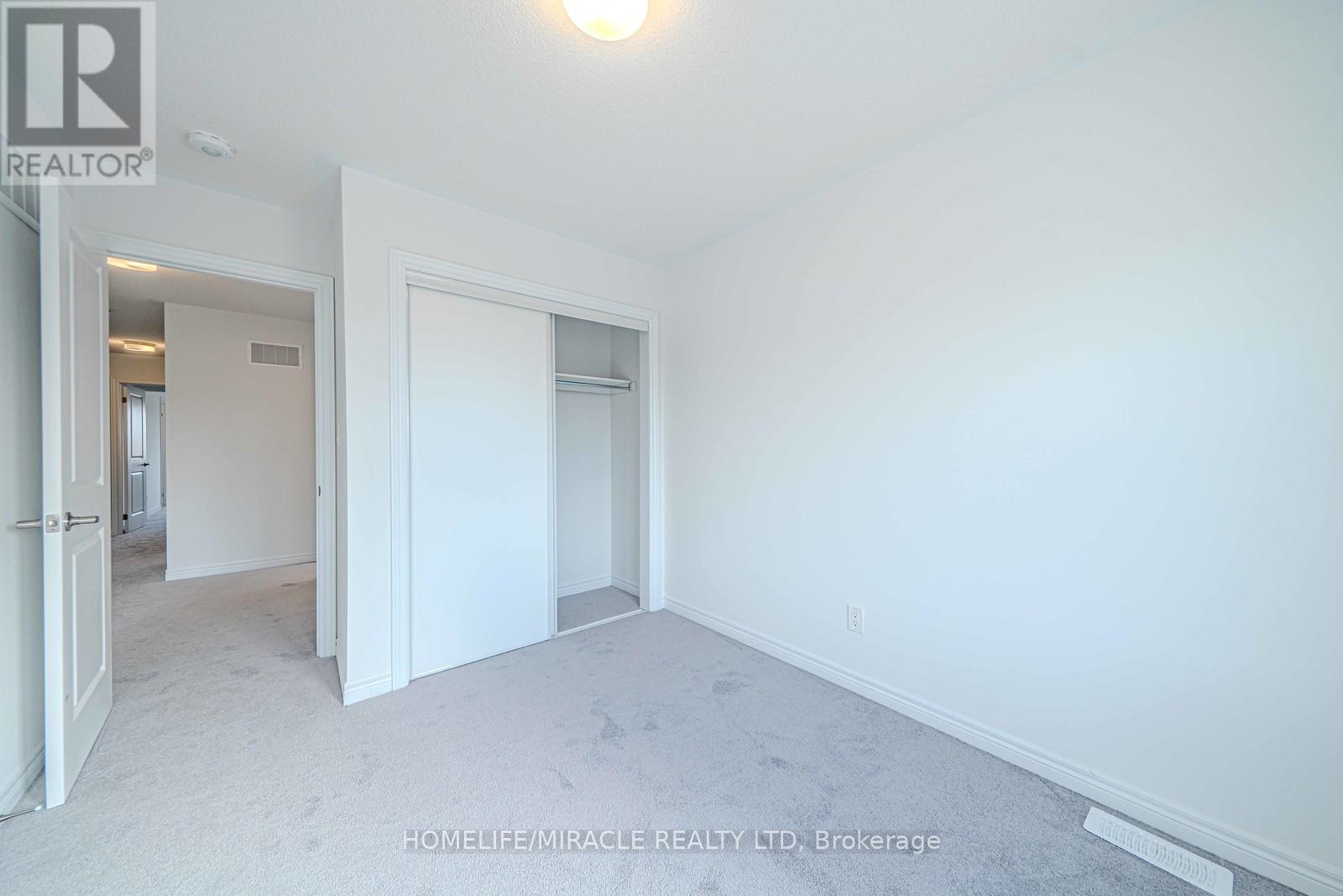 1054 Lockie Drive, Oshawa, Ontario L1H 8L7 - Photo 2 - E13151960