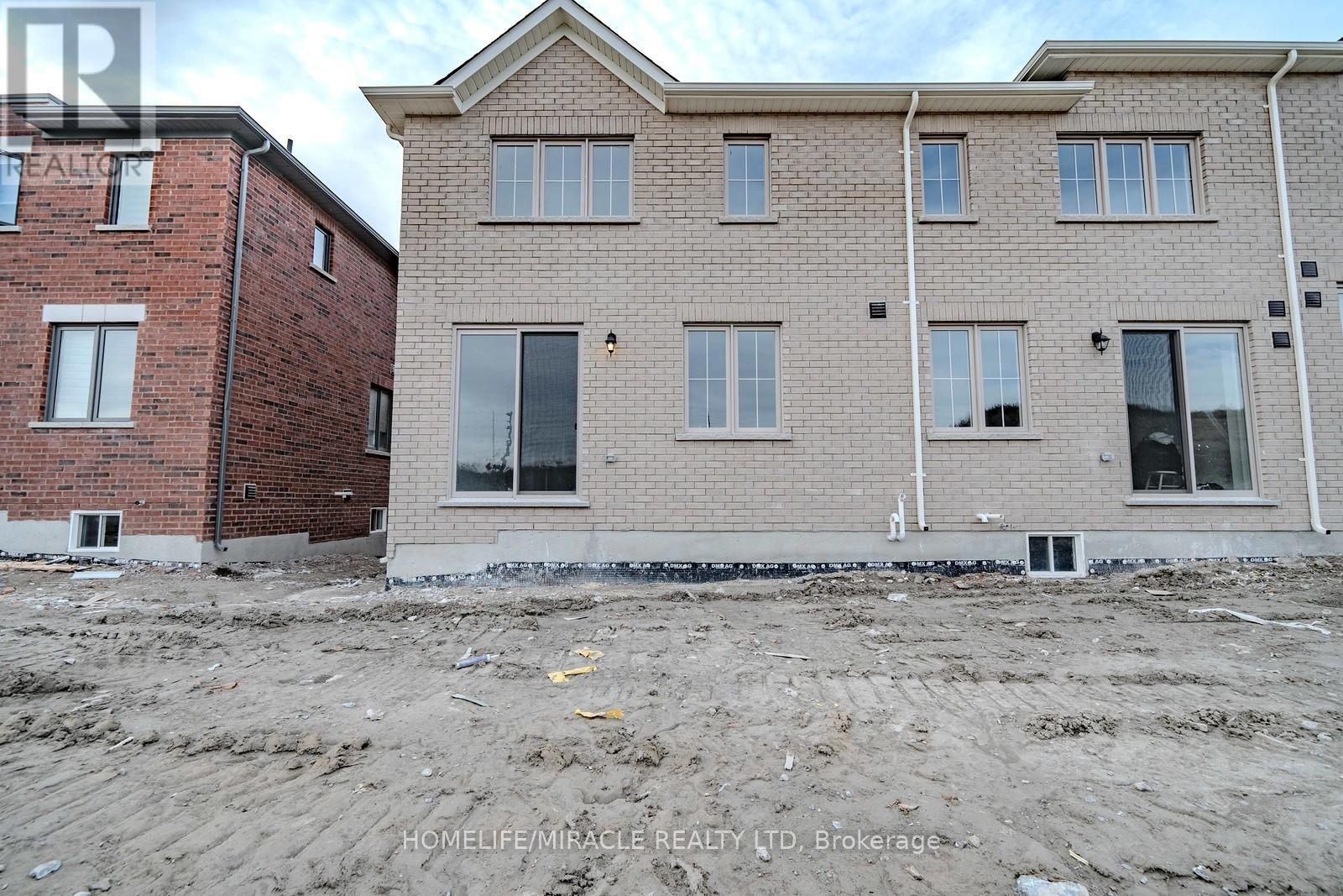 1054 Lockie Drive, Oshawa, Ontario L1H 8L7 - Photo 7 - E13151960