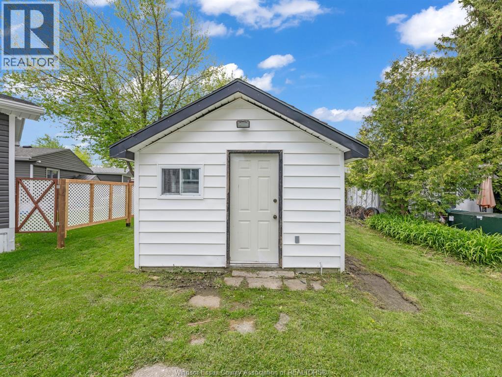 178 Neil Court, Essex, Ontario  N8M 2A6 - Photo 7 - 26011664