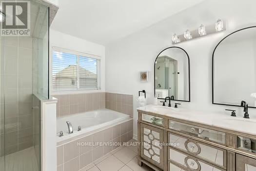19 Grey Wing Avenue, Georgina, Ontario  L4P 0E8 - Photo 18 - N13151902