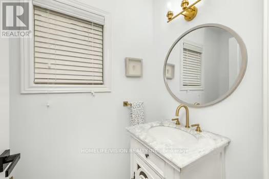 19 Grey Wing Avenue, Georgina, Ontario  L4P 0E8 - Photo 4 - N13151902