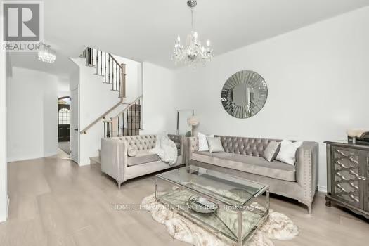 19 Grey Wing Avenue, Georgina, Ontario  L4P 0E8 - Photo 8 - N13151902