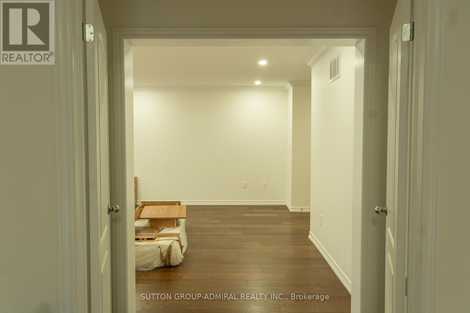 Main & 2nd Floor - 29 Wendelyn Drive, Richmond Hill, Ontario  L4E 0P8 - Photo 28 - N13151948
