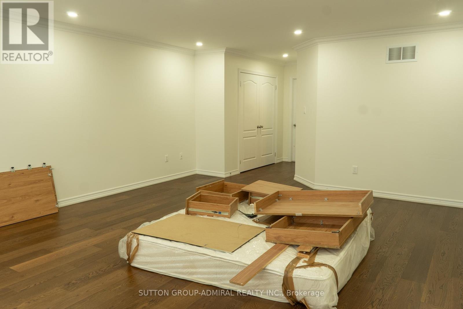 Main & 2nd Floor - 29 Wendelyn Drive, Richmond Hill, Ontario  L4E 0P8 - Photo 29 - N13151948
