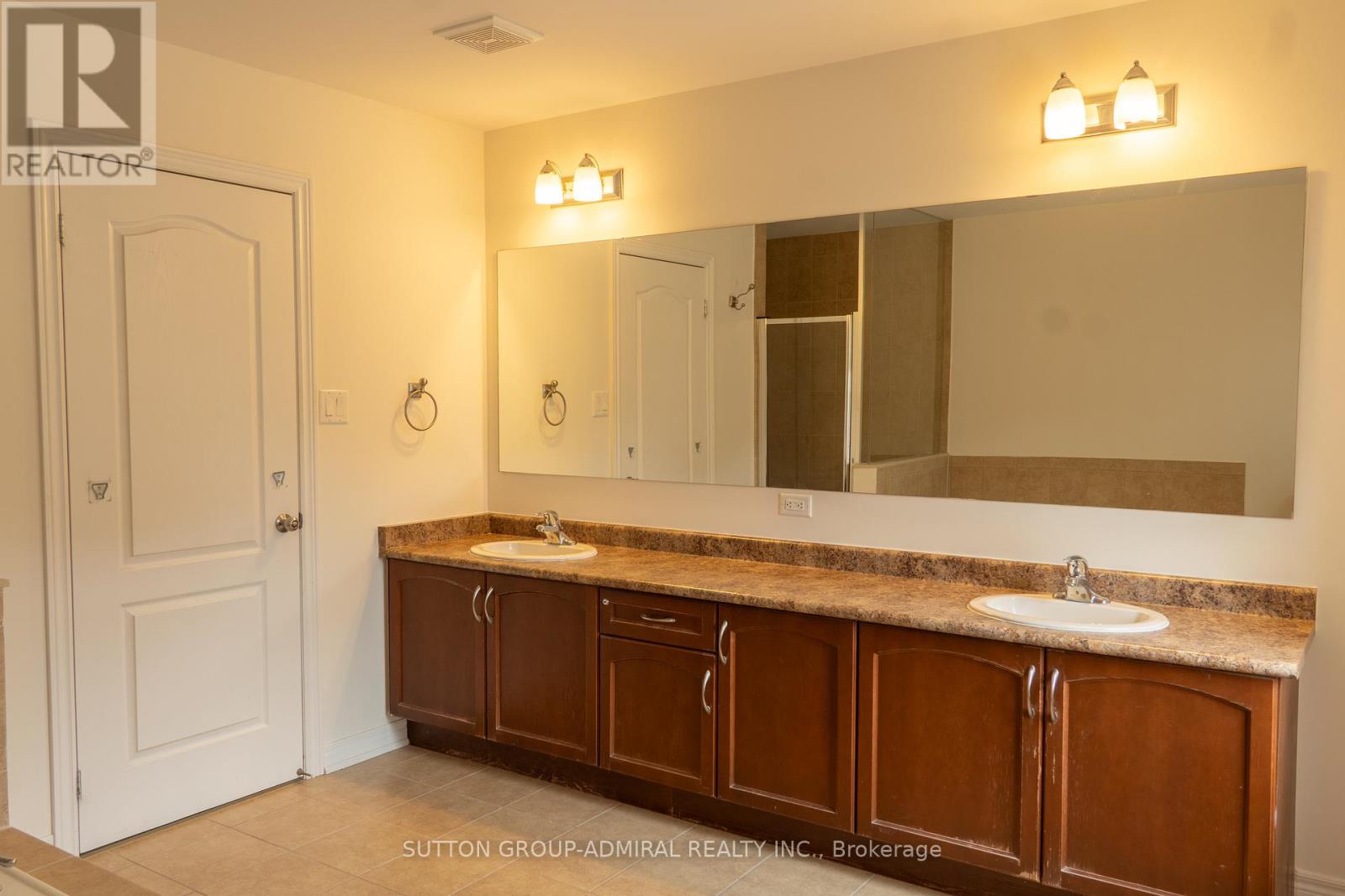 Main & 2nd Floor - 29 Wendelyn Drive, Richmond Hill, Ontario  L4E 0P8 - Photo 31 - N13151948