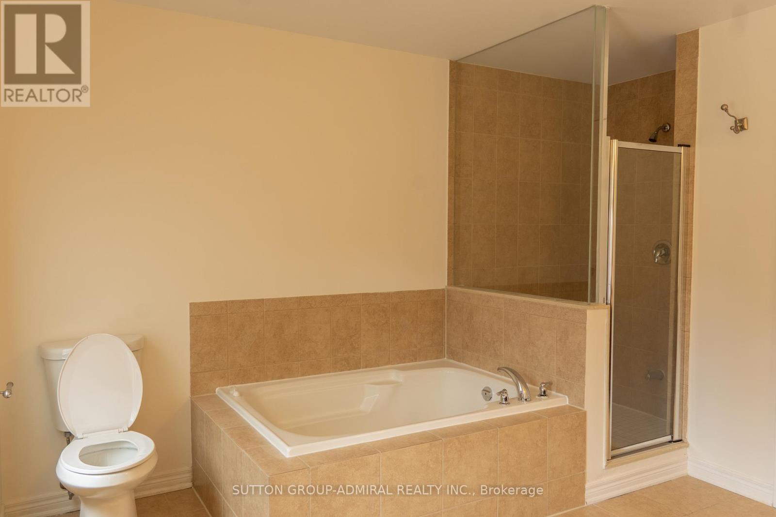 Main & 2nd Floor - 29 Wendelyn Drive, Richmond Hill, Ontario  L4E 0P8 - Photo 32 - N13151948