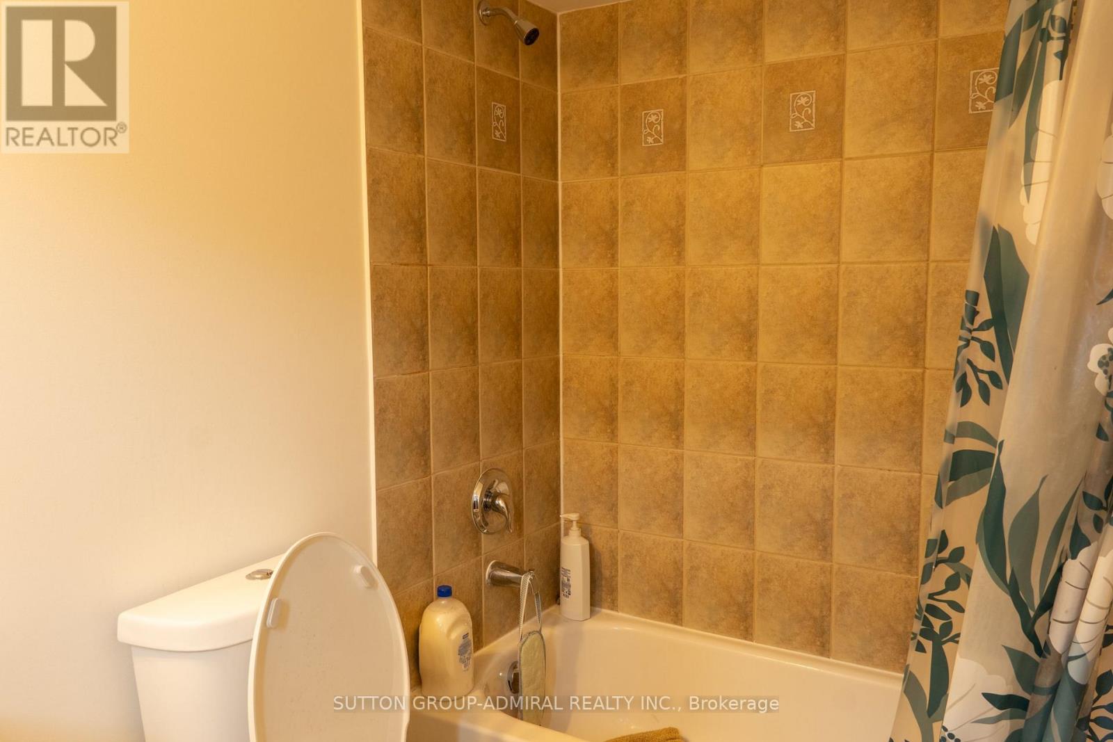 Main & 2nd Floor - 29 Wendelyn Drive, Richmond Hill, Ontario  L4E 0P8 - Photo 33 - N13151948