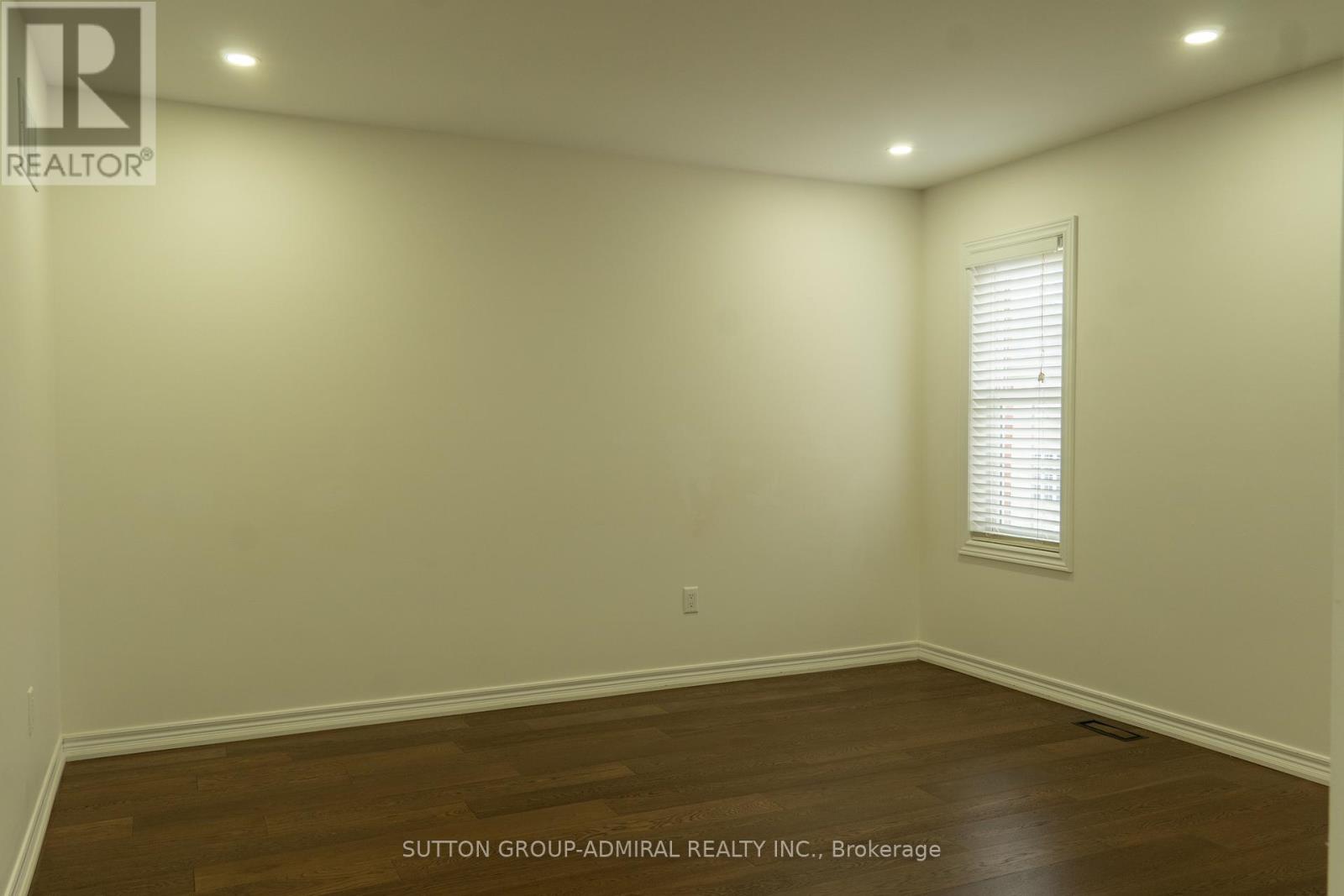 Main & 2nd Floor - 29 Wendelyn Drive, Richmond Hill, Ontario  L4E 0P8 - Photo 38 - N13151948