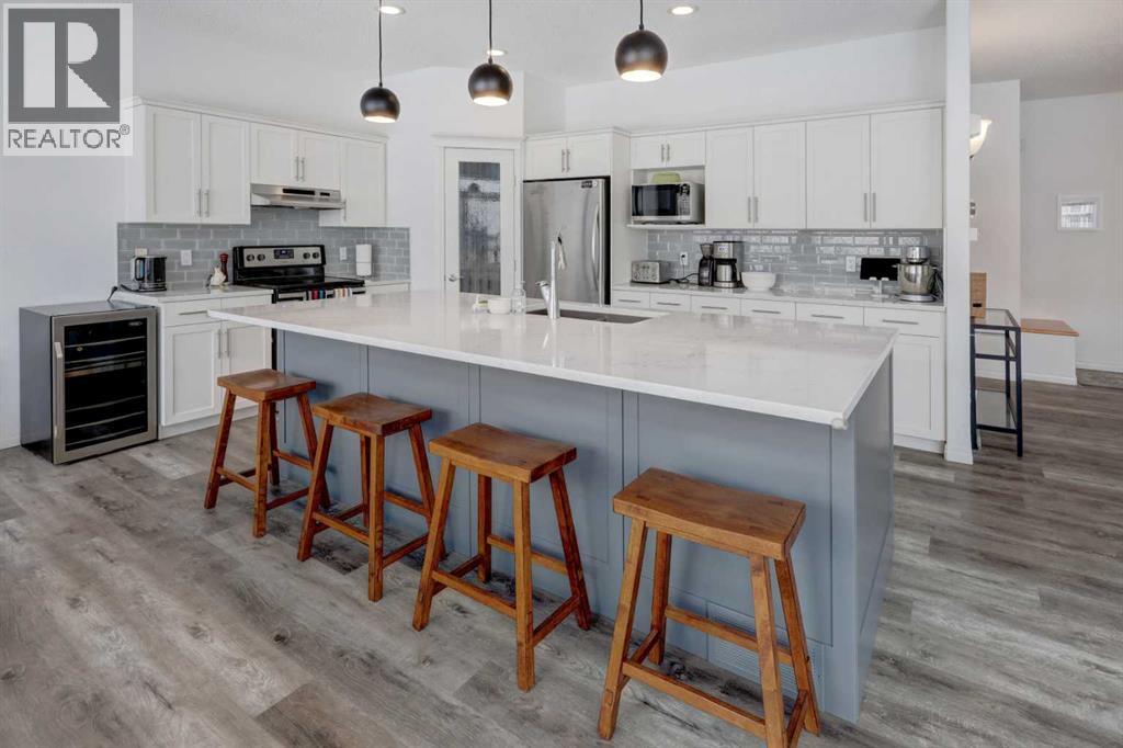 152 West Springs Place SW, Calgary, Alberta  T3H 4W2 - Photo 2 - A2311490