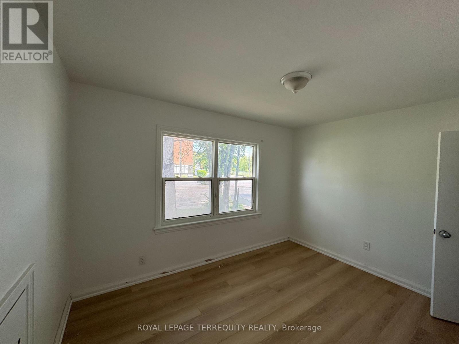 191 Finch Avenue W, Toronto, Ontario  M2R 1M2 - Photo 2 - C13040054