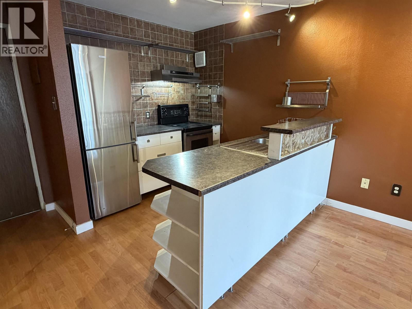 506 1330 Burrard Street, Vancouver, British Columbia  V6Z 2B8 - Photo 3 - R3125786
